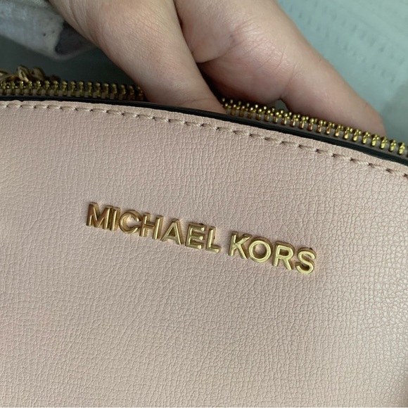 Micheal Kors Light Pink Crossbody Purse - Picture 2 of 6
